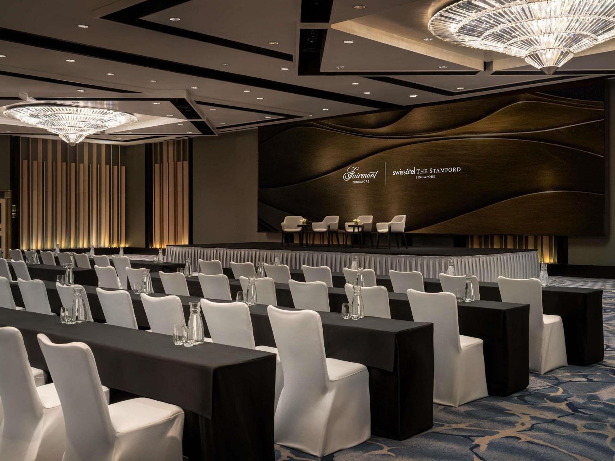 Swissotel The Stamford Singapura Exterior foto
