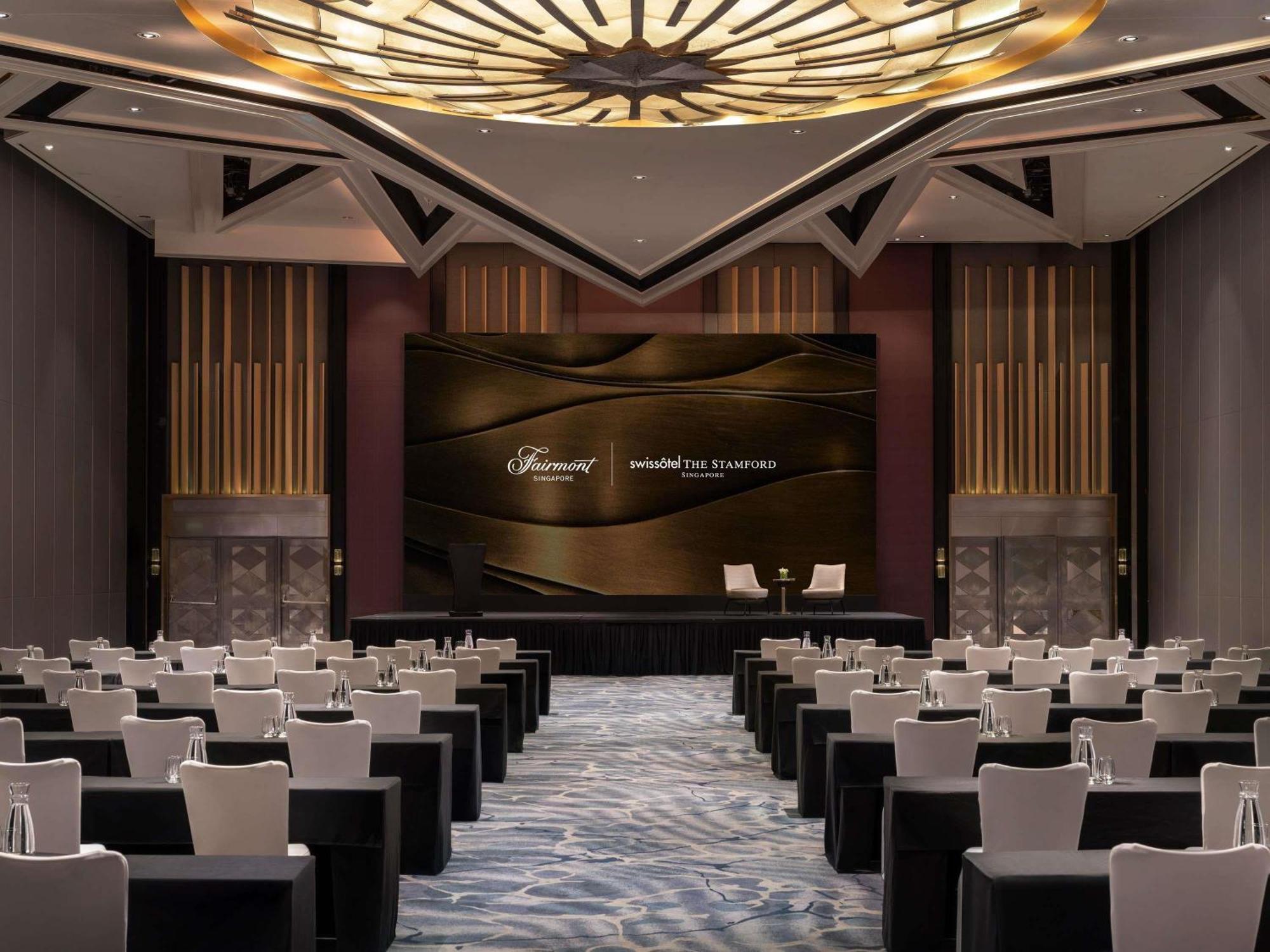 Swissotel The Stamford Singapura Exterior foto